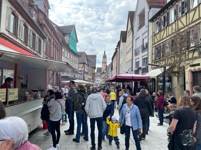Shoppen beim verkaufsoffener Sonntag in Tauberbischofsheim
